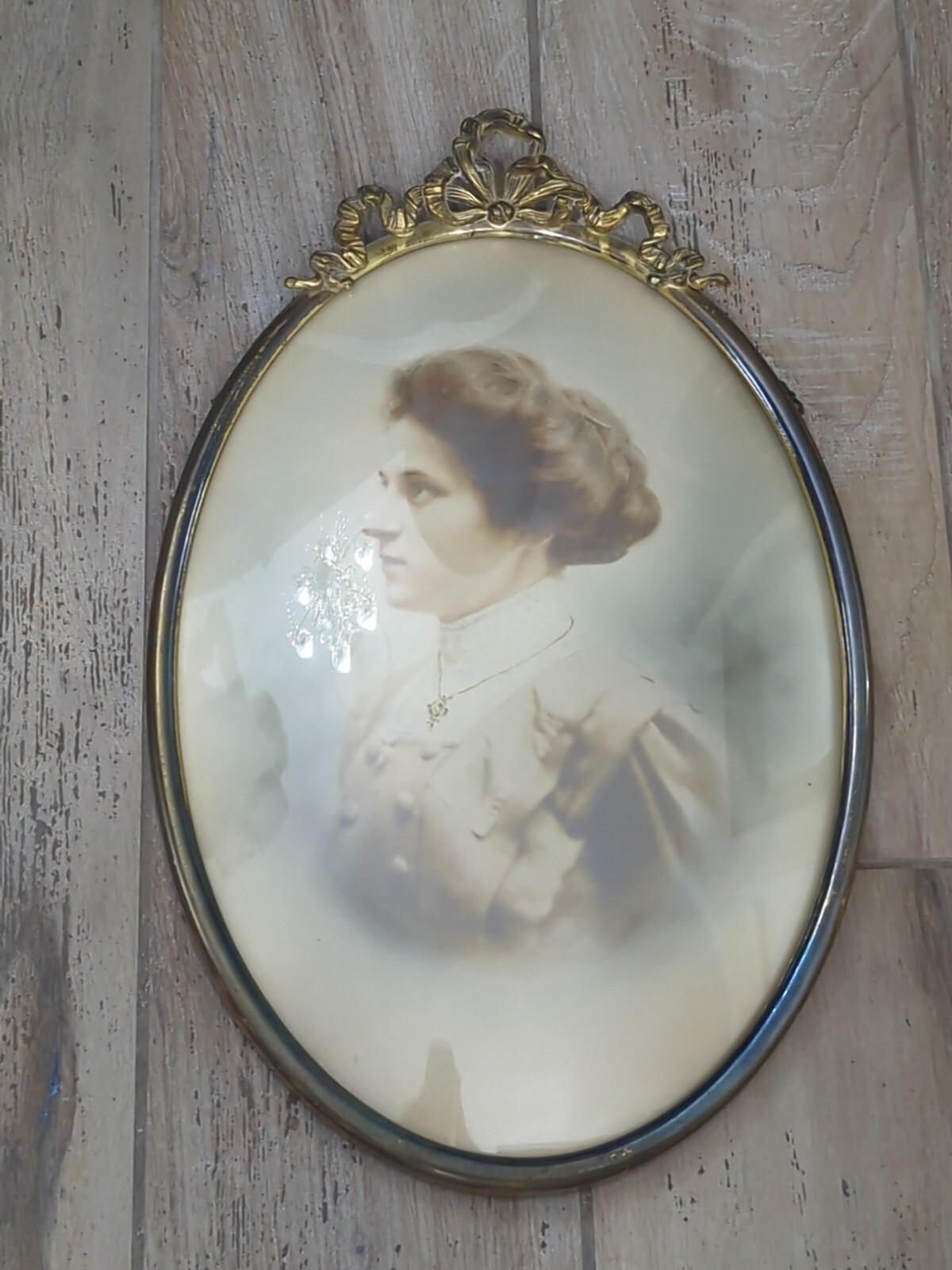 Antique OVAL Brass Picture Frame w/ Convex Bubble Glass Ribbon bow