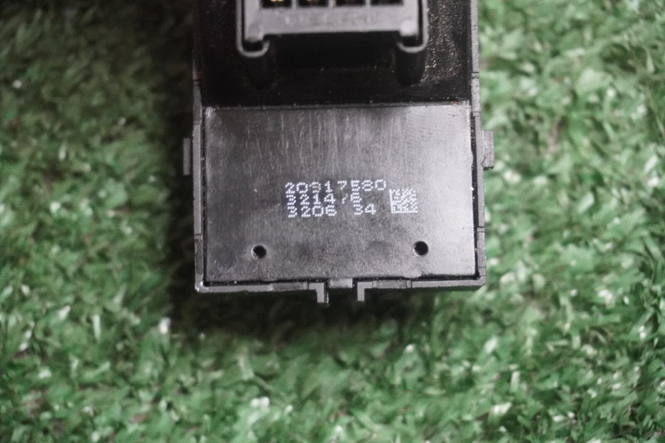 Interruptor de ventana delantera del lado del conductor Chevrolet Malibu 2012 2013 2014 OEM 20917580 Foto 4 de 4