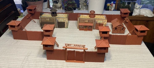 VINTAGE FORT APACHE LOUIS MARX 1960s Play Set Mixed Lot