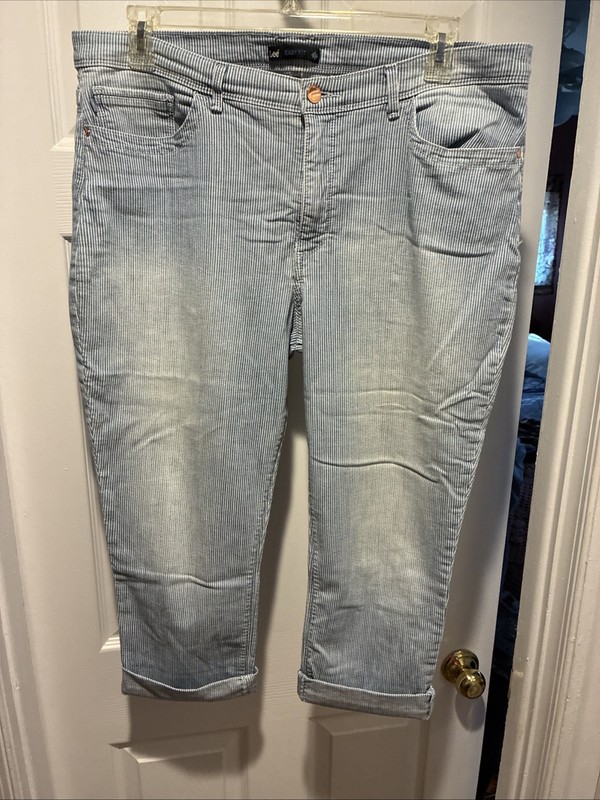 Ladies Easy Fit Lee Capri pants size 18w