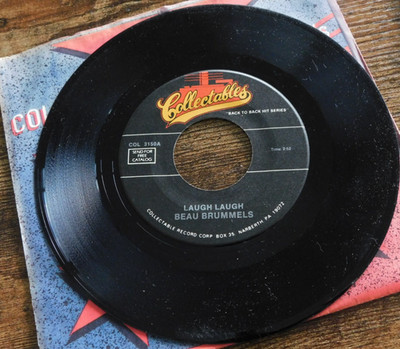BEAU BRUMMELS LAUGH LAUGH / SURFIN'  45 RPM RECORD 066