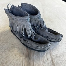 Minnetonka Womens Moccasin Hi Top Boot Size 8 Gray Suede Fringe Zip cowgirl