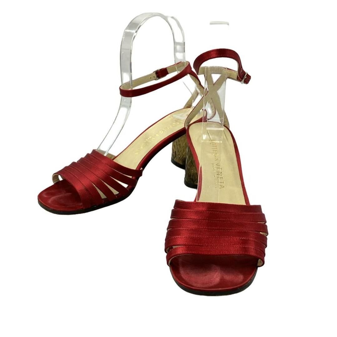 【BOTTEGA VENETA】SANDAL Bottega Veneta Dot Ankle Strap Sandals in Black | FWRD