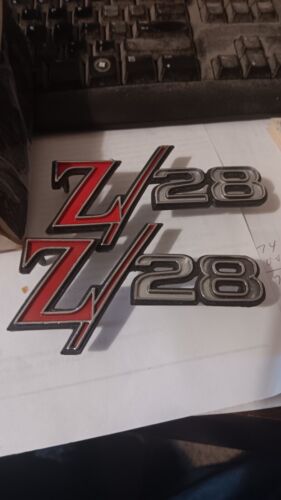 NOS 1969 CHEVROLET CAMARO PAIR Z28 FENDER EMBLEM UNITS 3957935
