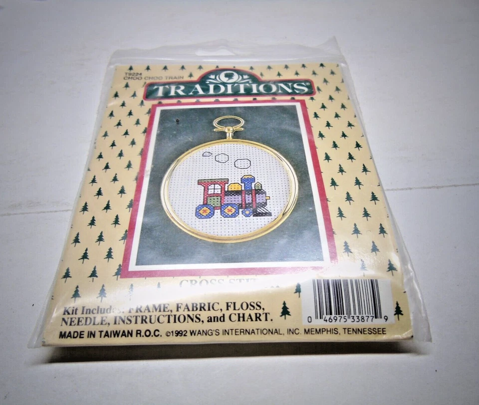 Traditions Mini Cross Stitch Lot of 4 Carolers, O Holy Night, Lion and Lamb, Cho - Image 4 of 4