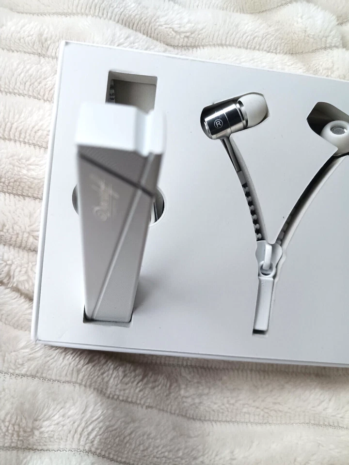 DAVIDOFF CIGARRILLOS PUBLICIDAD BLANCO CONJUNTO ENCENDEDOR + AURICULARES - 041!! Foto 3 de 4