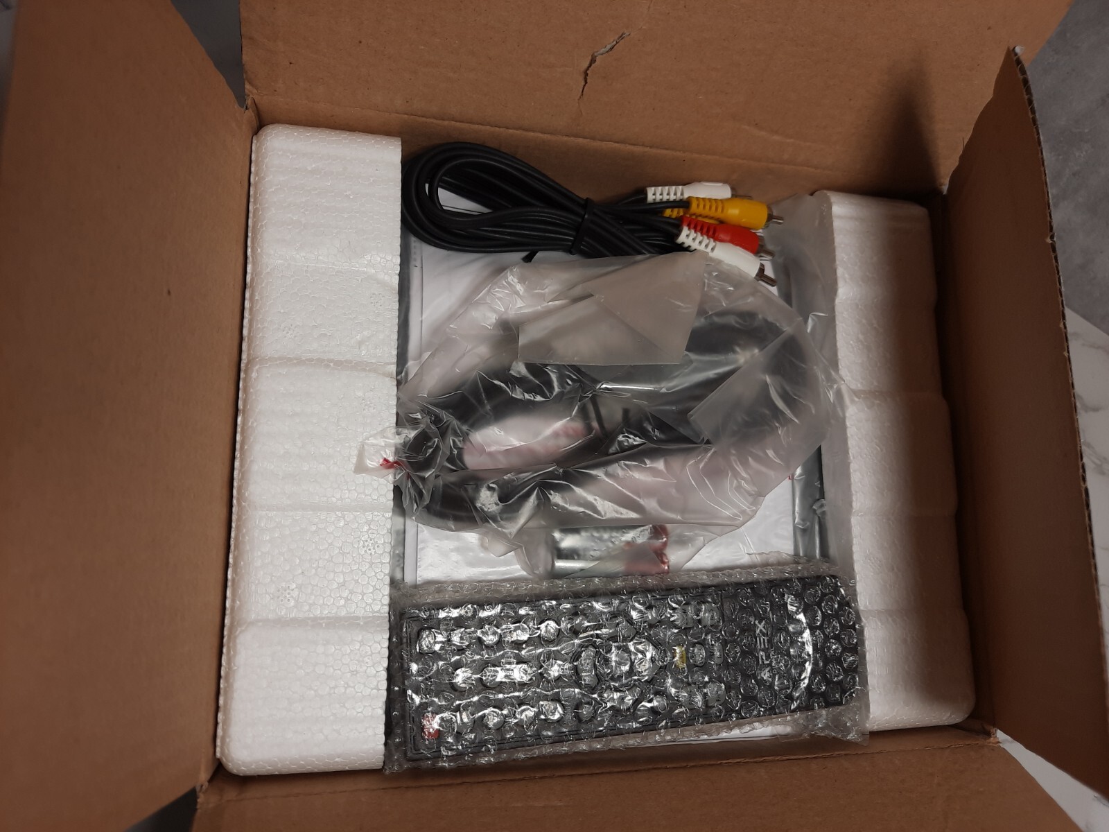 Apex Digital TV Converter Box DT250A W/Analog Pass Through Open