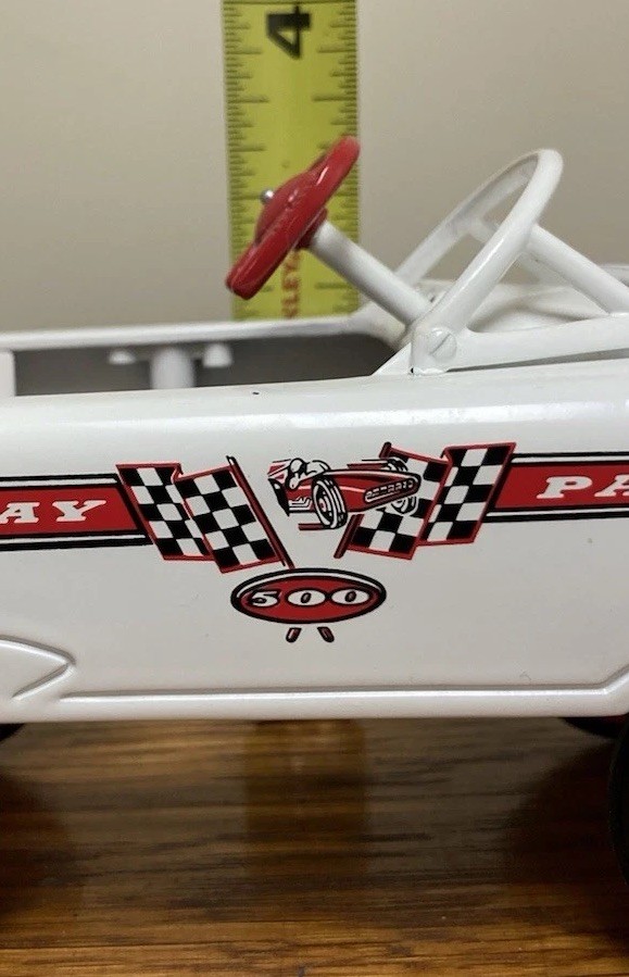 【レトロ】MORIS ペダル車 GRANDPRIX INDI 500 乗用玩具 レトロ】MORIS ペダル車 GRANDPRIX INDI 500 乗用玩具 【公式通販】