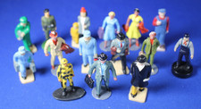 O - S - O-27 - 15 Standing Plastic Figures - Nicely Painted - Business Men