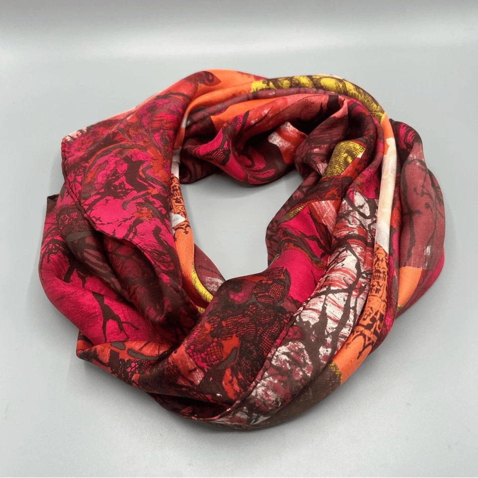 Bufanda cuadrada de seda Christian Lacroix Foto 2 de 4