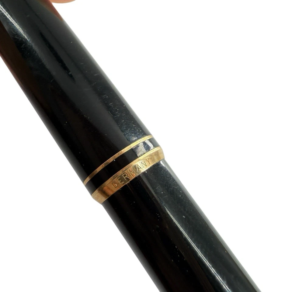 Bolígrafo vintage Montblanc clip palanca negro y dorado Alemania - funciona Foto 3 de 4