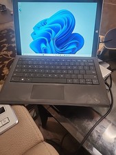 Microsoft Surface Pro 3 256GB, i5 4300U 1.9GHz, 8GB Win 11 Pro  Charger
