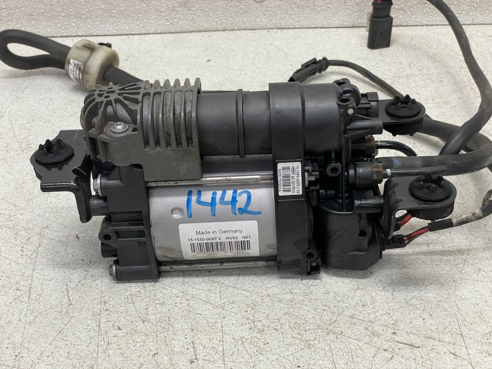 2017 2018 Maserati Levante Air Ride Suspension Leveling Compressor Pump 1442 OEM
