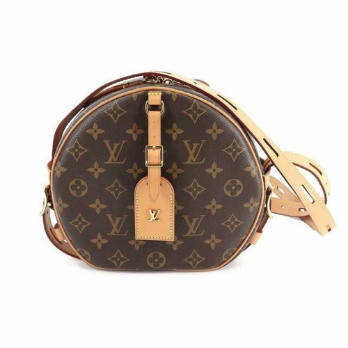 Louis Vuitton Chapeau Monogram Mouton Shearing Bucket Hat  display picture 2
