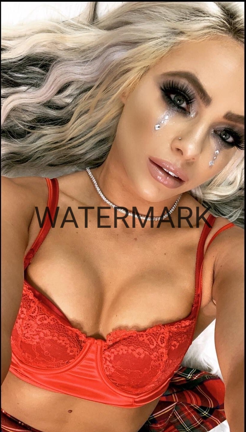 LivMorgan8x10PHOTOWWERedLingerie
