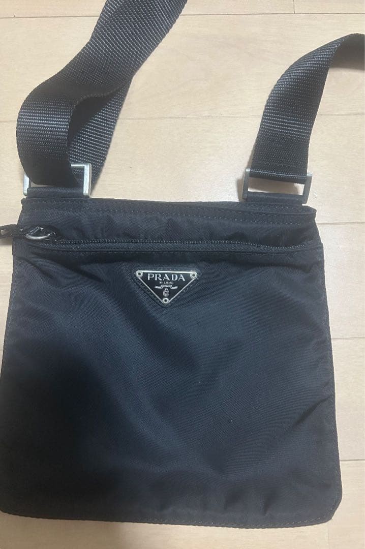 Drop PRADA Black Nylon Shoulder Bag
