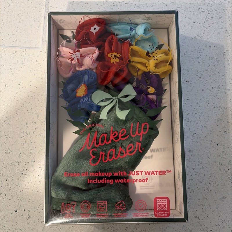 The Original Make Up Eraser 7 Day Bouquet, with Pro Eraser and Laundry Bag