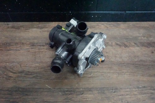 Audi VW Kühlmittelregler mit Wasserpumpe A1 A3 A4 Q5 Golf Passat 06L121111J