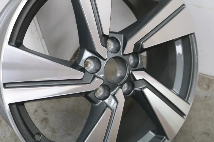 NEU! ORIGINAL! 1 einzelne 18 Zoll S-Line Felge Audi Q2! 81A601025G - Bild 4 von 4