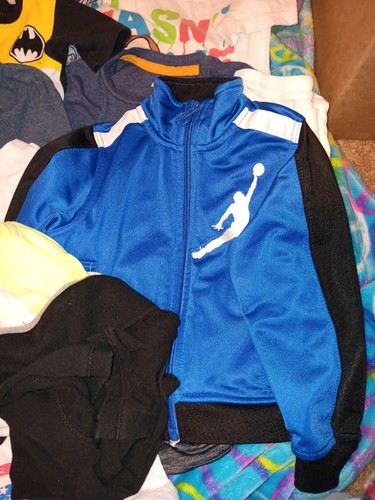 Giant Boy's Clothing Lot - 100 Pcs/20 Lbs. - Size 2T - Afbeelding 9 van 24