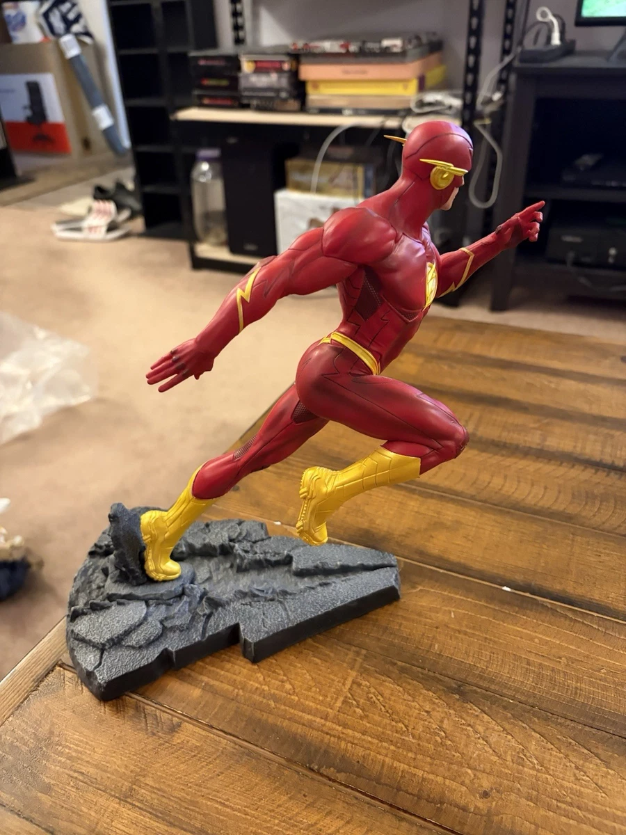 Diamond Select The Flash Comic Book & Manga Collectible Figurines