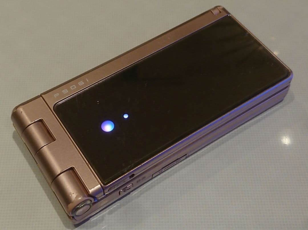 Panasonic P906i NTT Docomo Pink Flip Cell Phone Japanese Mobile