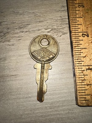 Antique Briggs & Stratton Car Key #37 Basco Brass Key