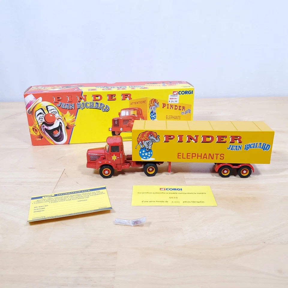 Corgi Pinder Jean Richard Circus Berliet TLR Semi Fourgon 70101 Elephants Truck - Image 2 of 4