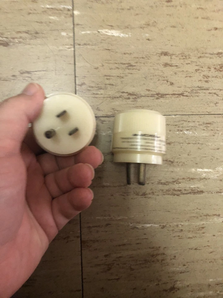 2 Archer Radio Shack 15A 300V Transient Voltage Spike Protectors 61-2791 - Image 3 of 3