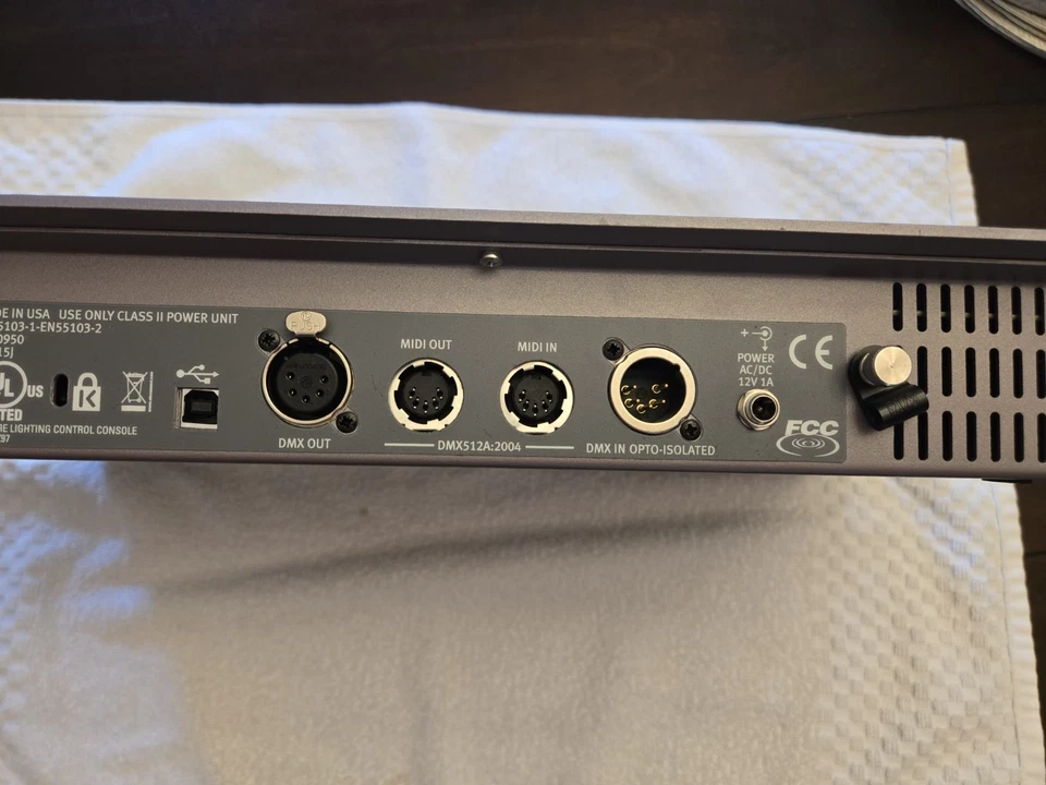 Consola de control de iluminación ETC SmartFade 1248 defectuosa G3D Foto 4 de 4