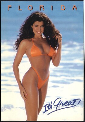 Moderne Postkarte: Bikini-Schönheit genießt die Sonne Floridas. Kostenloser Versand UK
