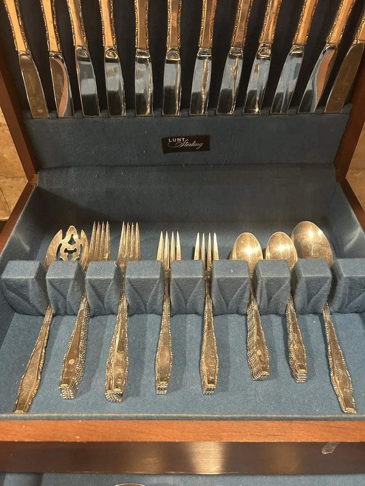 Juego de cubiertos de plata de ley Lunt 12 ajustes de lugar 53 piezas Foto 3 de 4