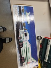 Hess Toy Truck and Space Shuttle with Satellite 1999 . NIB .