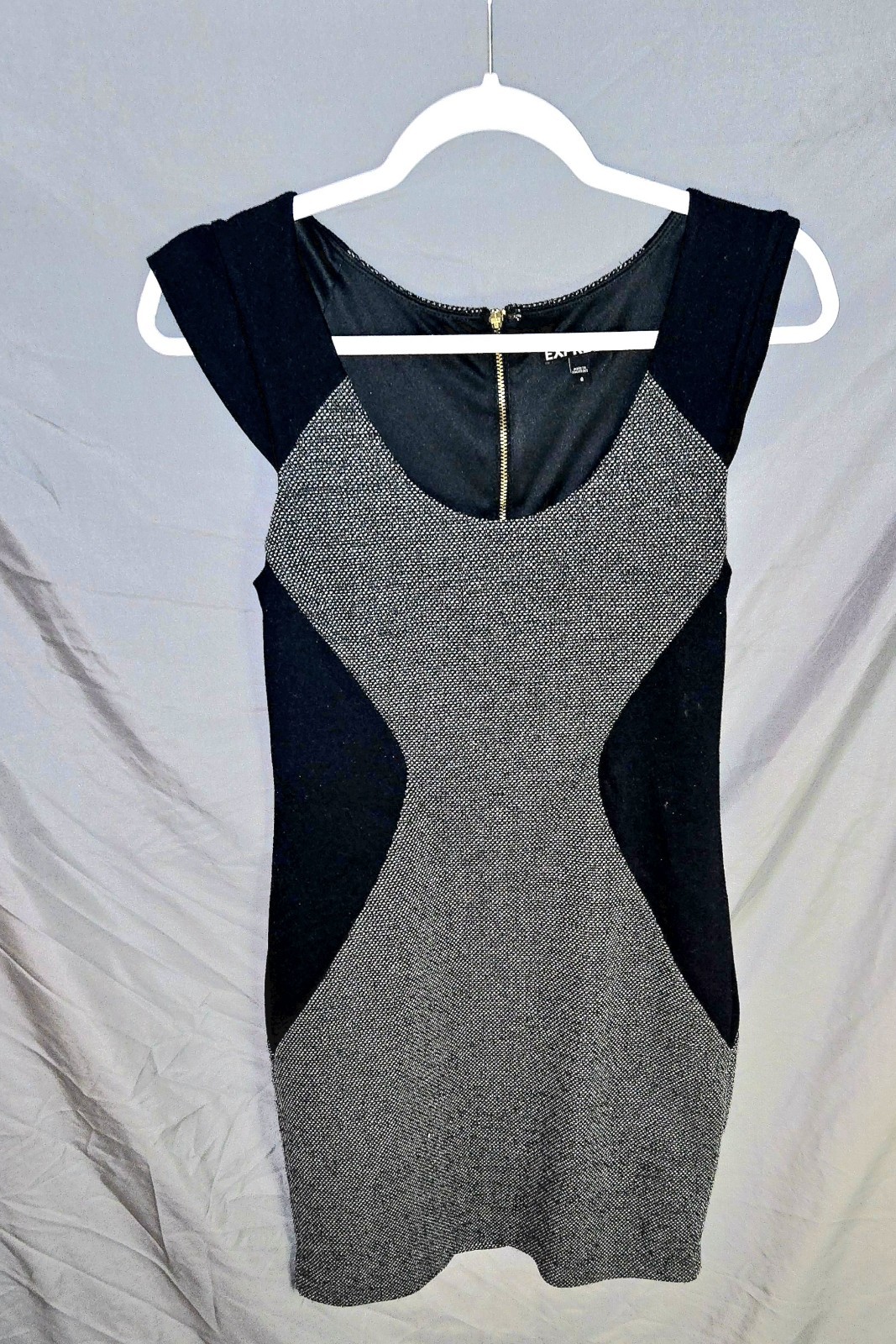 Express Sz 4 Bodycon Dress Cap Sleeve Scoop Neck Back Zip