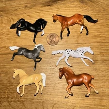 Breyer Mini Whinnies Lot of 6 Miscellaneous Horses open neverplayed with