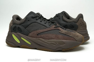 ADIDAS YEEZY BOOST 700 USED SIZE 10 MAUVE  EE9614