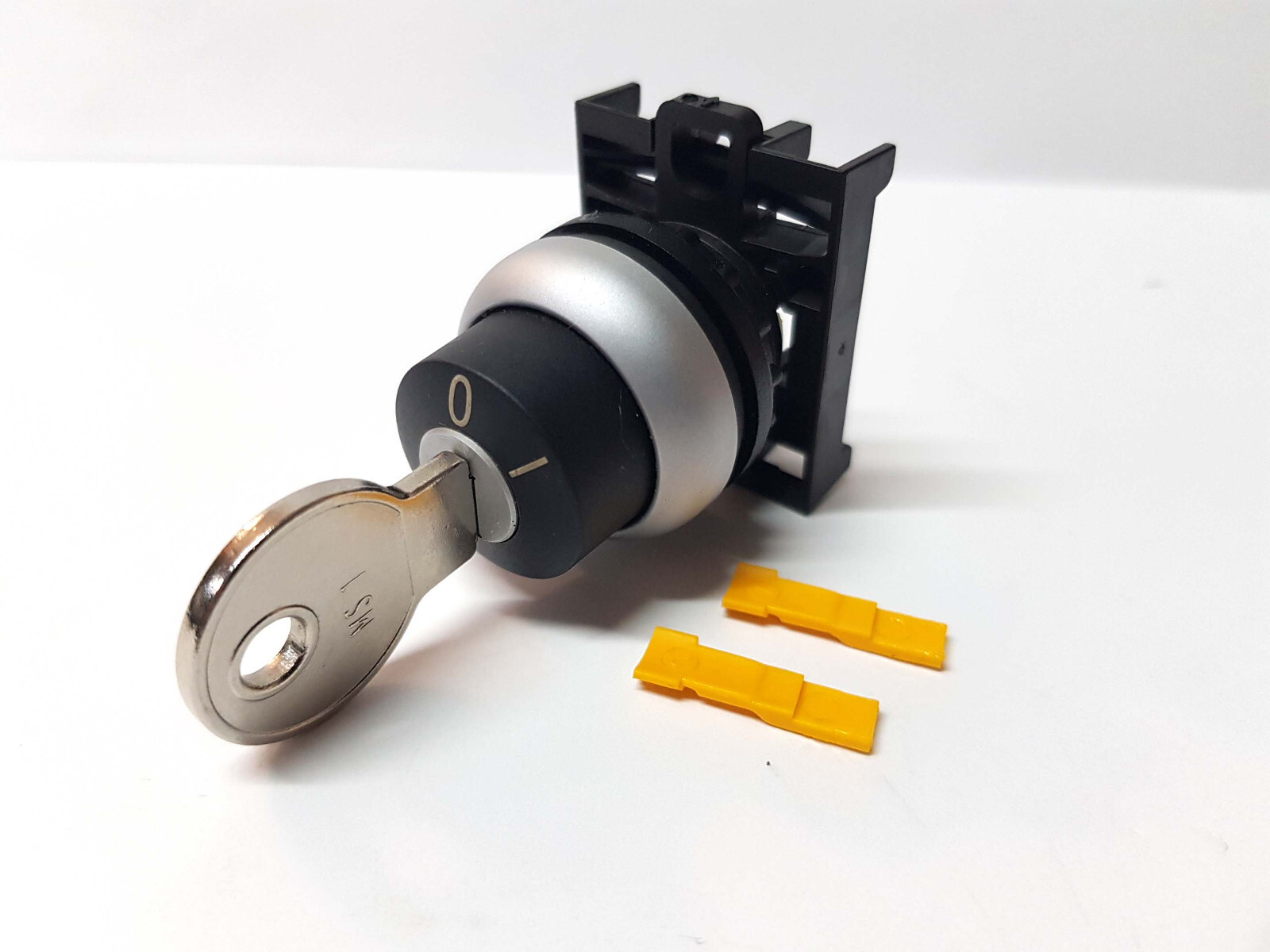 Moeller Eaton M22-WS / M22-WRS Key Operated Actuator with coding 