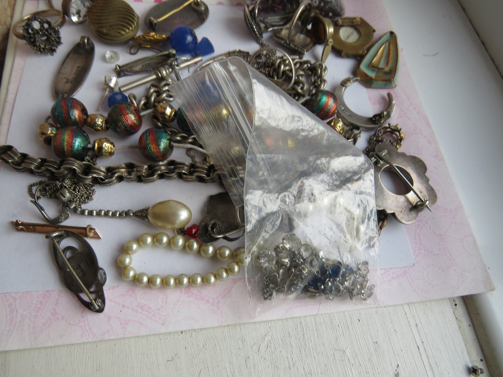 Vintage/Antique Mixed Job Lot Broken Costume JewelleryCrafts/repairs