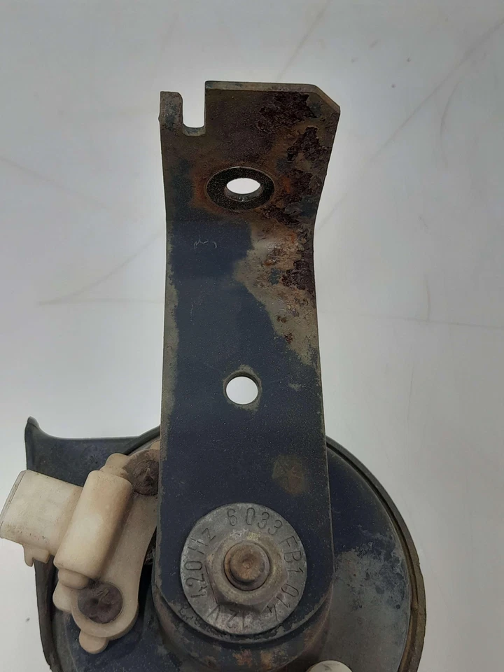 1998 - 2003 Dodge Ram Van B1500 B2500 B3500 Horn Low Note OEM 56020085 - Image 3 of 4