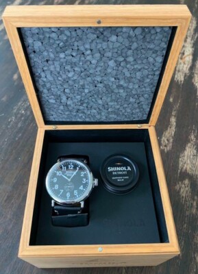 SHINOLA DETROIT Uhr Automatik 47mm Herren schwarzes Zifferblatt rund mit Box ...