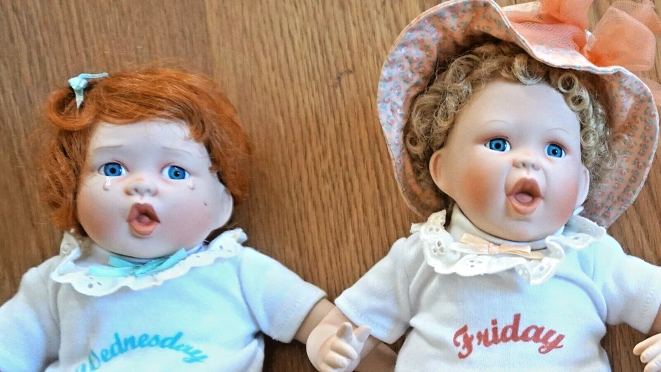 VINTAGE ASHTON DRAKE by KATHY HIPPENSTEEL POCELAIN WEEKDAY 9" DOLLS SET OF 3 - Изображение 2 из 3