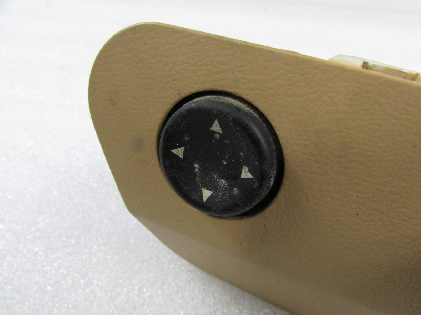 Maserati Quattroporte, RH, Right Seat Switch With Trim, Tan, P/N
