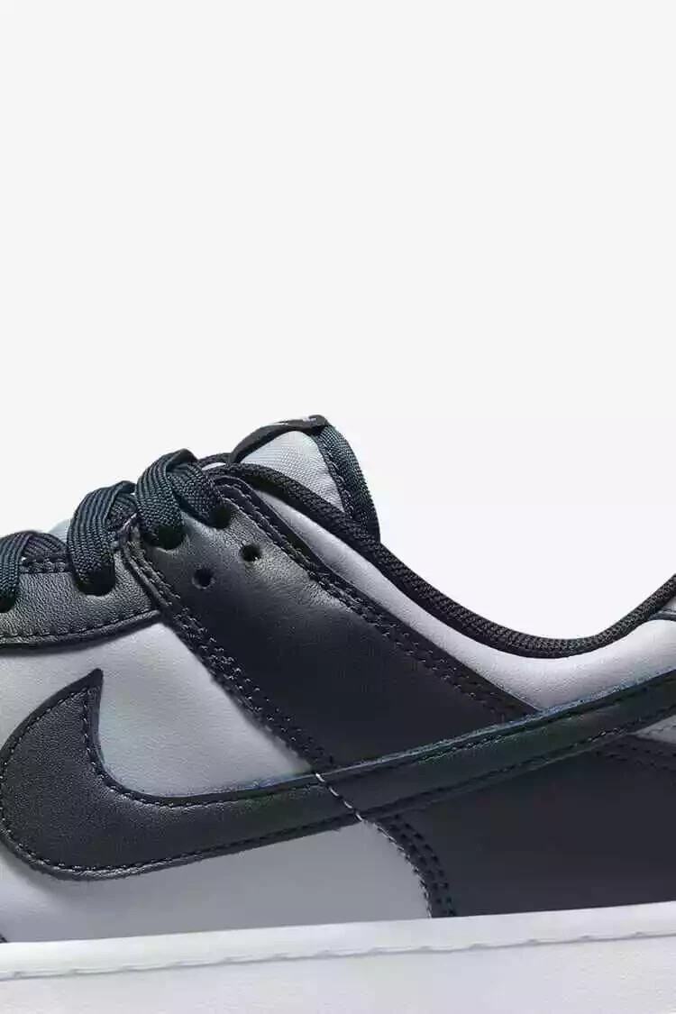 nike dunks low championship grey