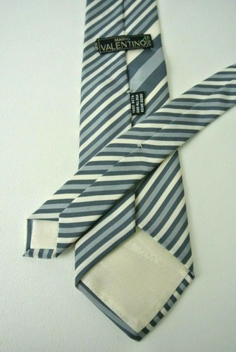 Mario Valentino Men's Neck Tie Blue/White Striped 100% Silk #1008 - Picture 3 of 3