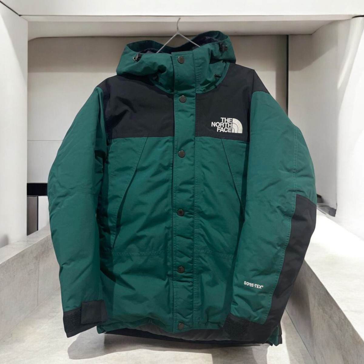 The North Face Mountain Down Parka Jacket Green Black Size S Used 