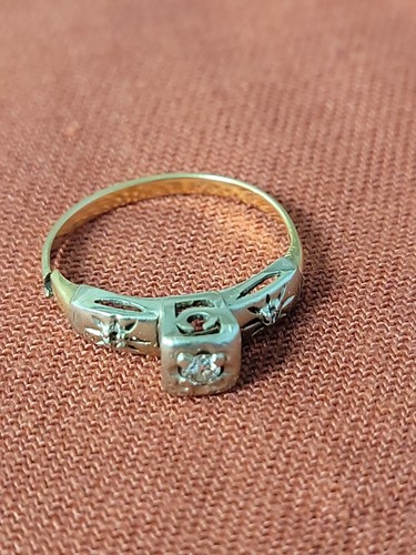 Vintage 14K Gold Ring Size 4.5 Antique Style 1.54g, 2 Diamonds,1 Missing, Broken