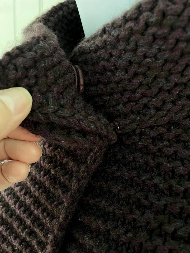 LAFAYETTE 148 Suave Grueso Lana Cachemira Suéter Cárdigan Corto Chaqueta Ciruela 2 Presiones Foto 3 de 4