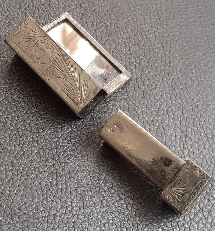 Ancien Étui à Rouge à Lèvres Miroir Métal Argenté Ciselé Turquoise - Photo 3/4