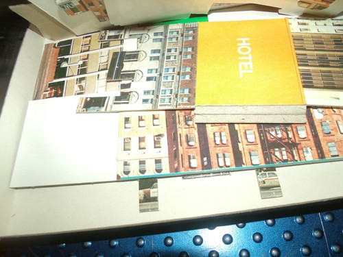 Vintage 1975 KOJAK The Stake Out Detective Board game pieces cardboard - Picture 7 of 7