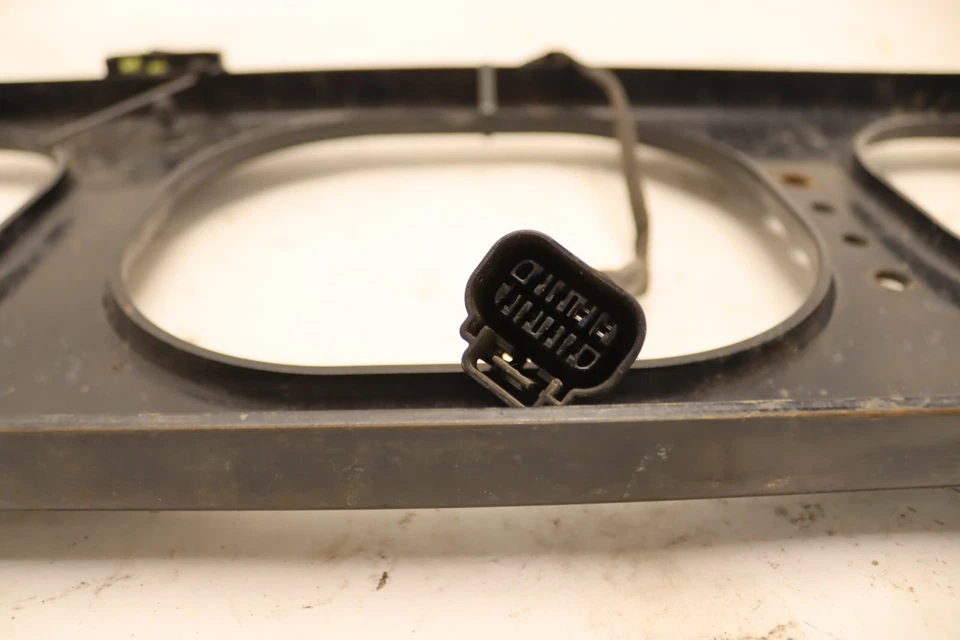 Cuadro travesaño radiador Volvo VNL/VNR 2018-2024 SOPORTE OEM Foto 3 de 4